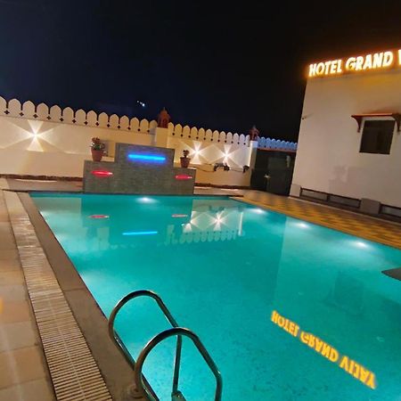 Hotel Grand Vijay 布什格尔 外观 照片