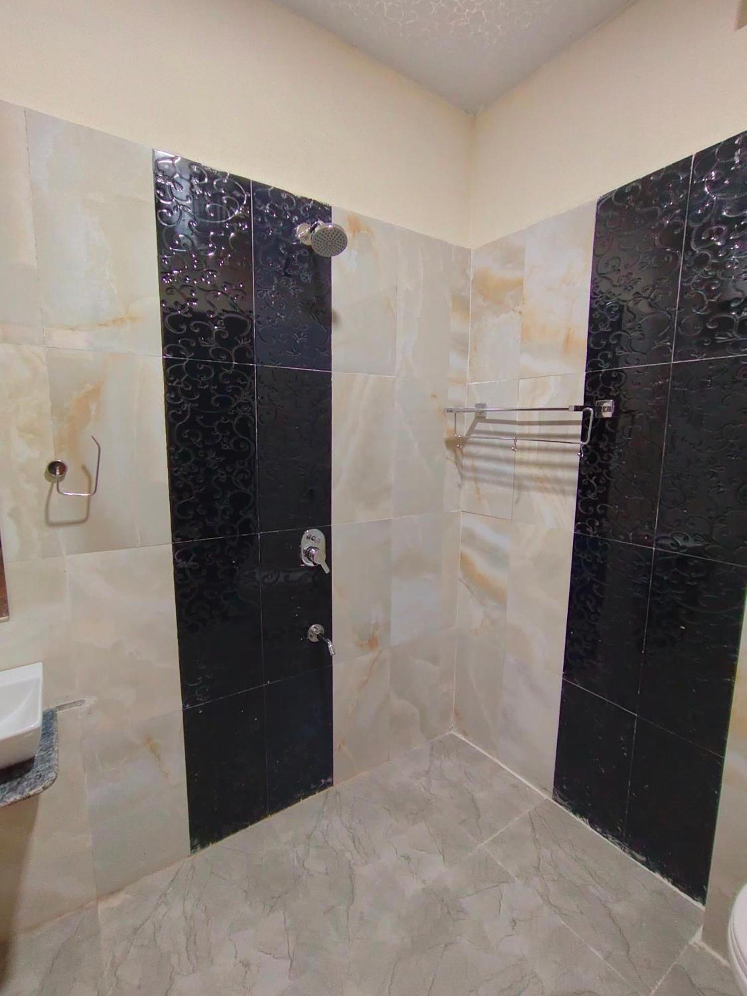 Hotel Grand Vijay 布什格尔 外观 照片