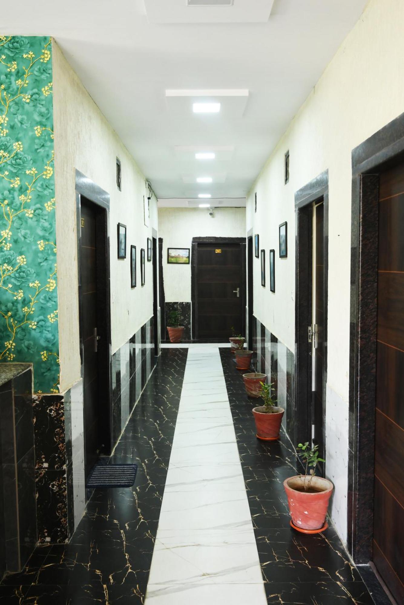 Hotel Grand Vijay 布什格尔 外观 照片